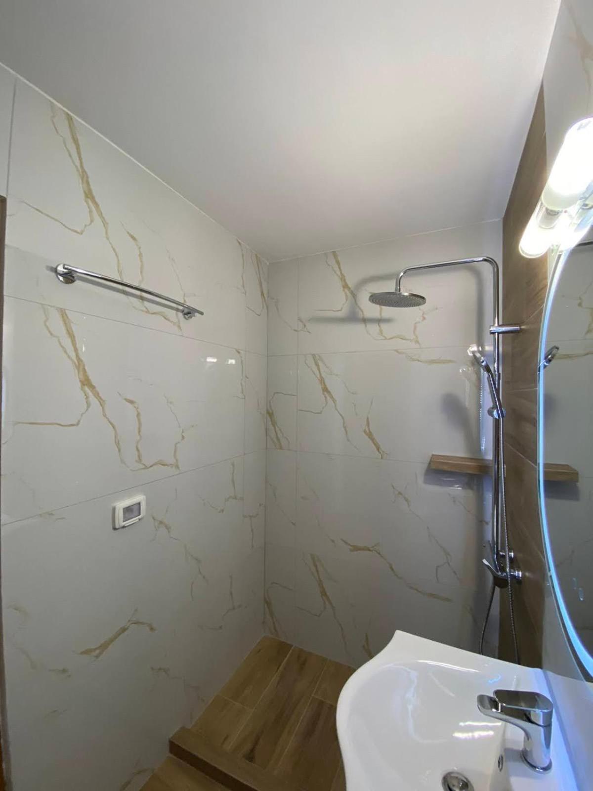 Rentrooms Geni Ksamil Exterior photo
