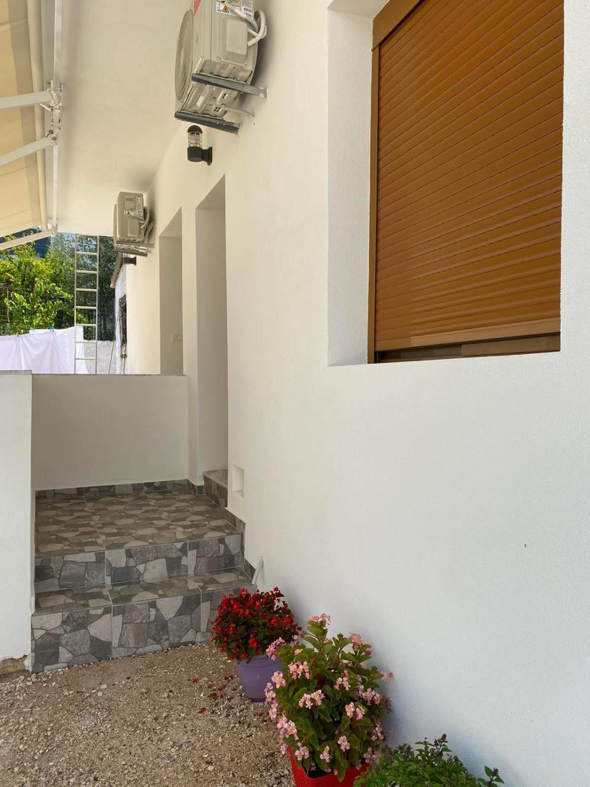 Rentrooms Geni Ksamil Exterior photo